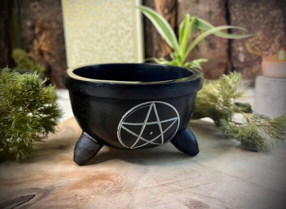 Räucherschale/ Zauberkessel „Pentagram“ ,mittelgroß aus Speckstein - Chenoas Zaubergarten