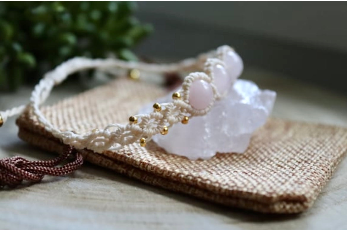 Rosenquarz Makramee Perlenarmband Selbstliebe Chenoas Zaubergarten