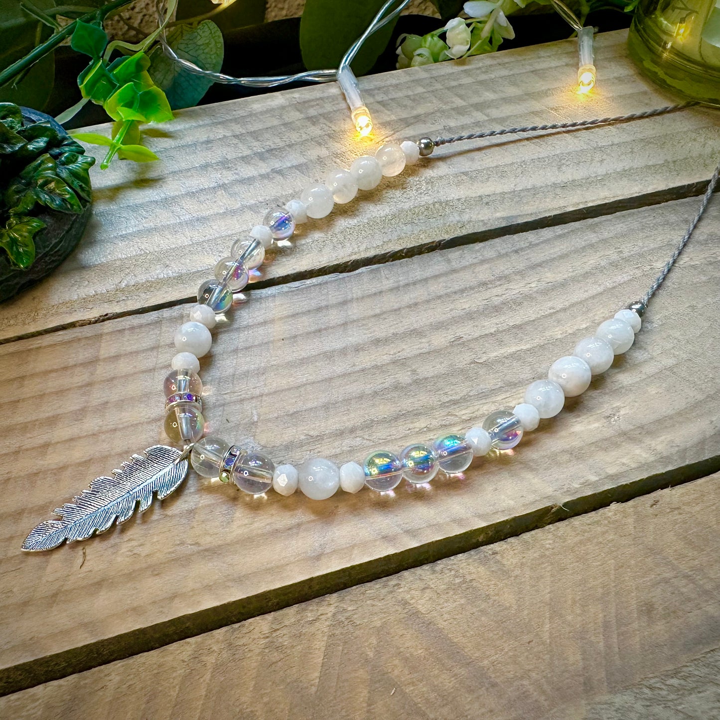 ✨ Makramee Kette mit Mondstein & Angel Aura Bergkristall ✨