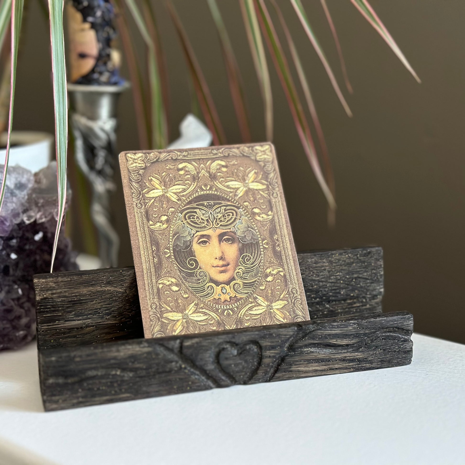 Kartenhalter für Tarot und Orakel aus Holz mit Goldglitzer-gefräste Ornamente- Handgefertigt und ein UNIKAT Chenoas Zaubergarten