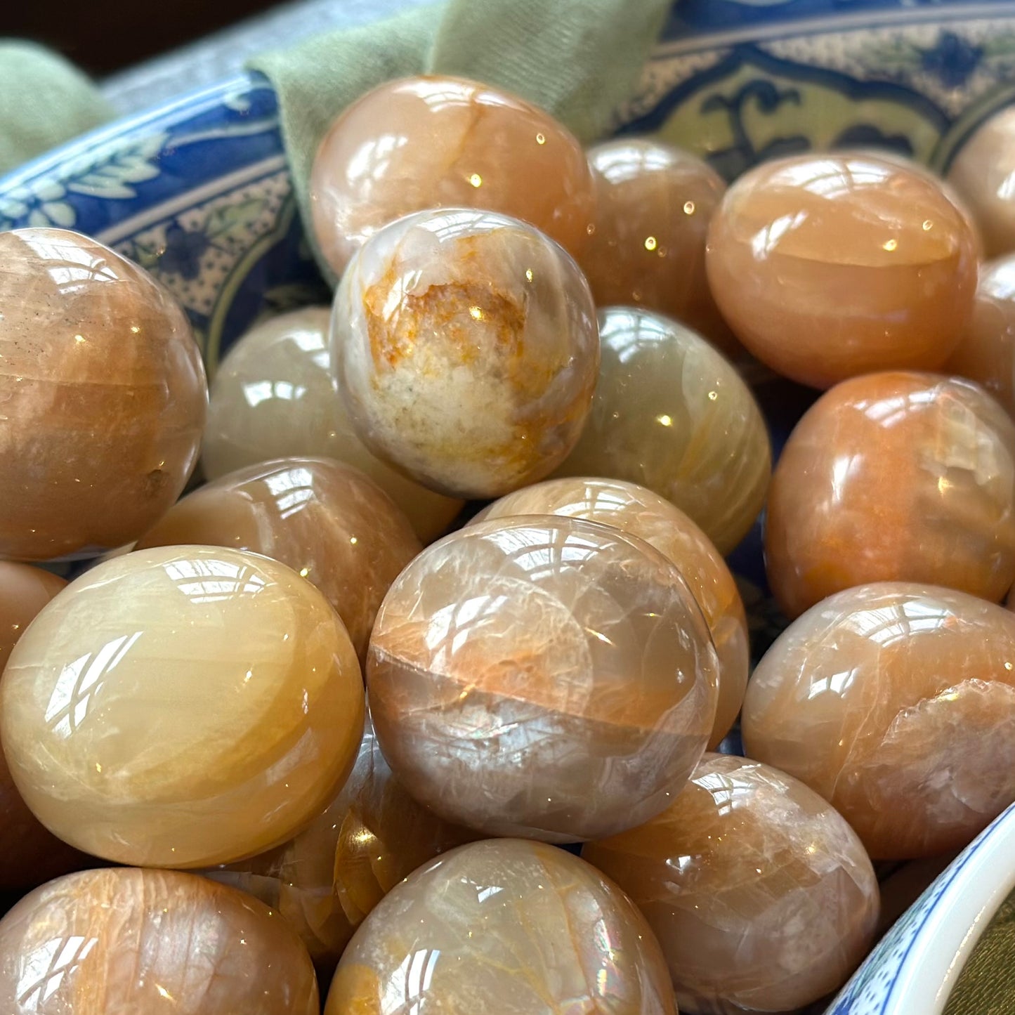 Aprikosen Mondstein Trommelsteine