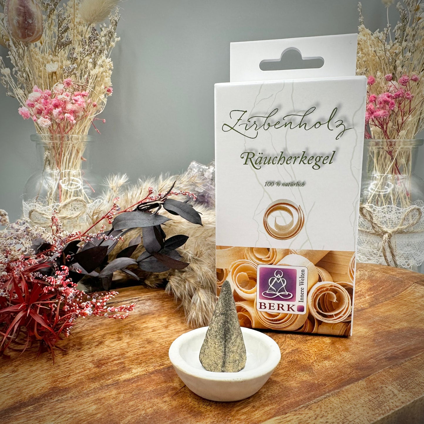 Räucherpyramide Zirbenholz mit Kegelhalter