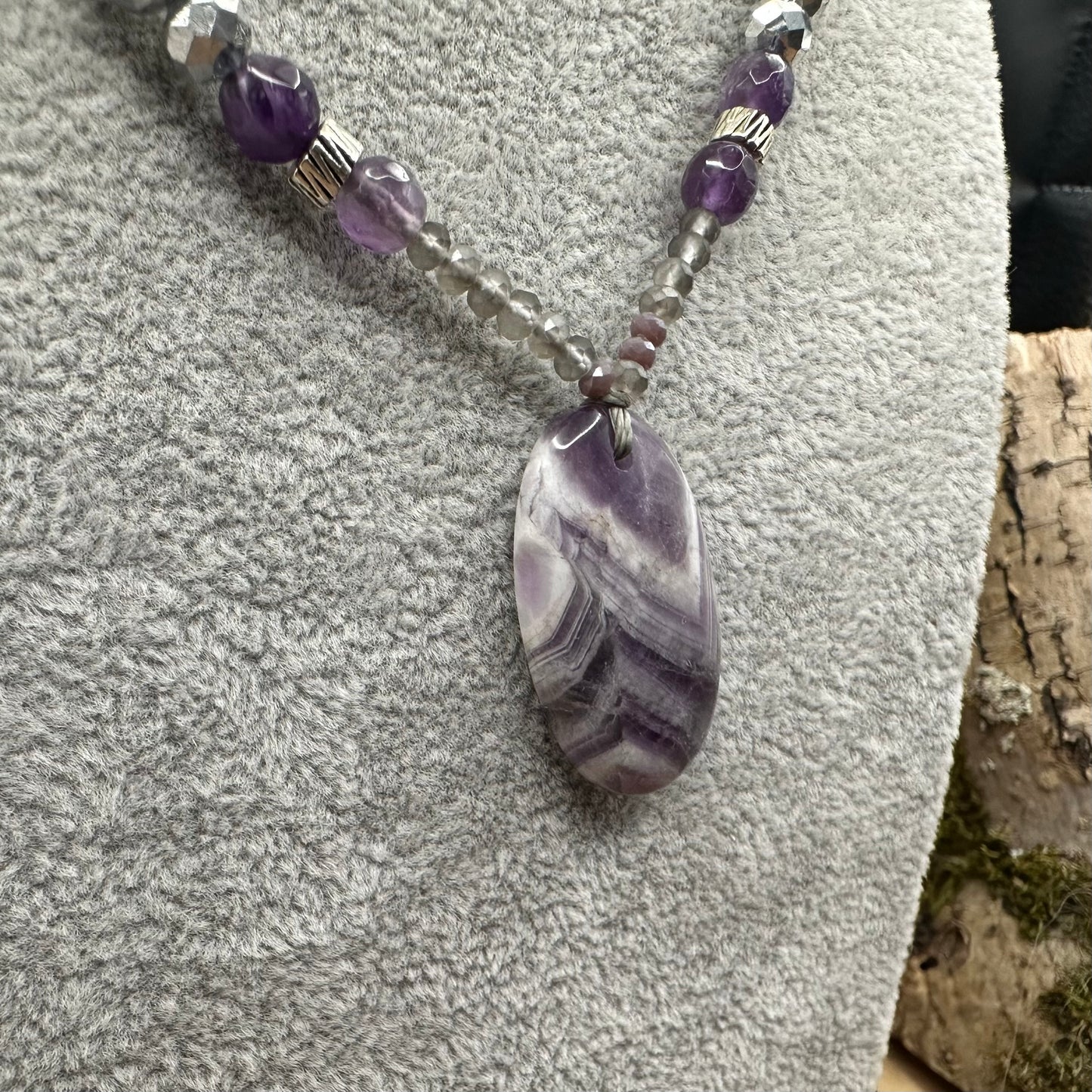 Zauberhafte Makramee Amethyst Kette