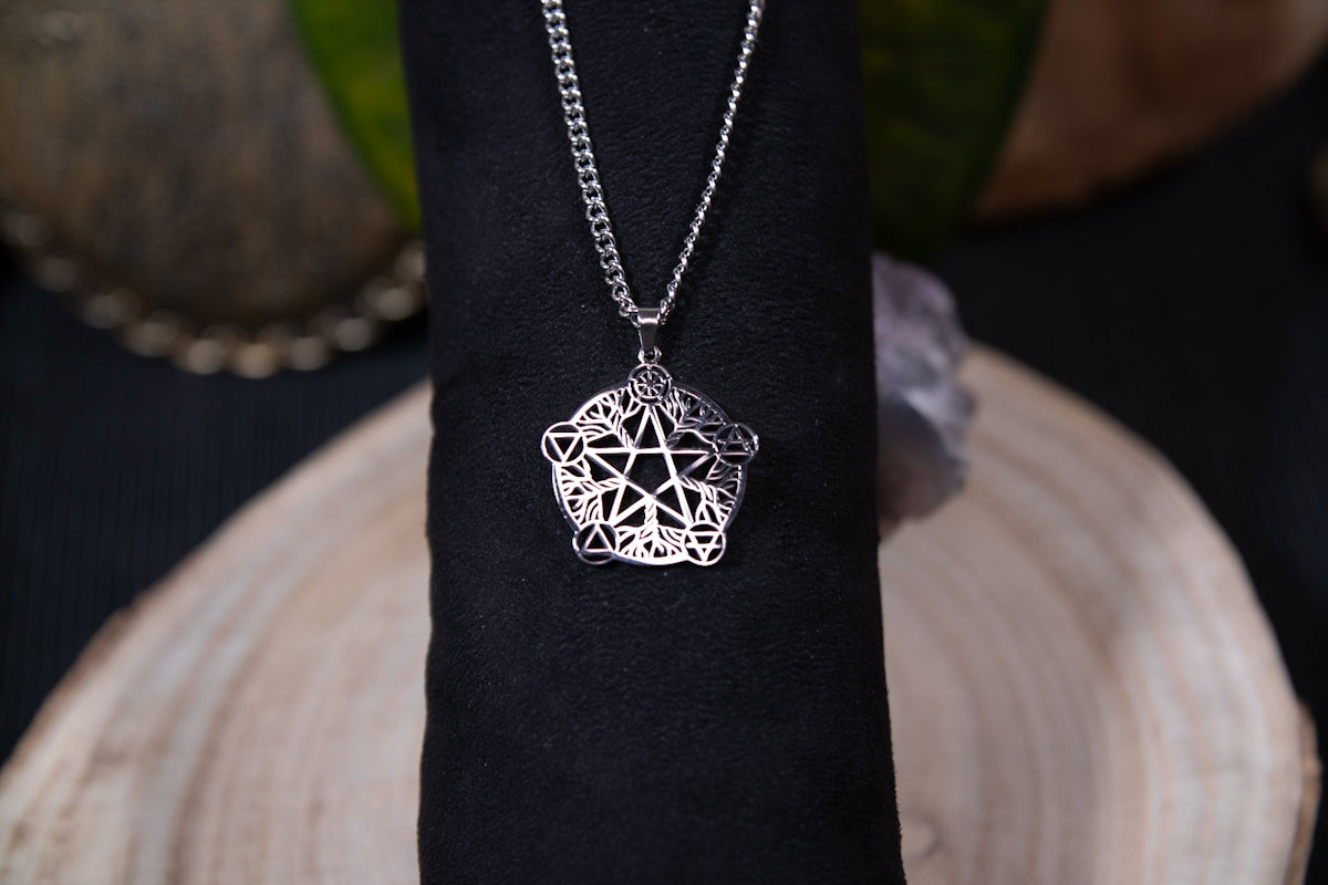 Pentagram - 5 Elemente Kette aus Edelstahl Chenoas Zaubergarten