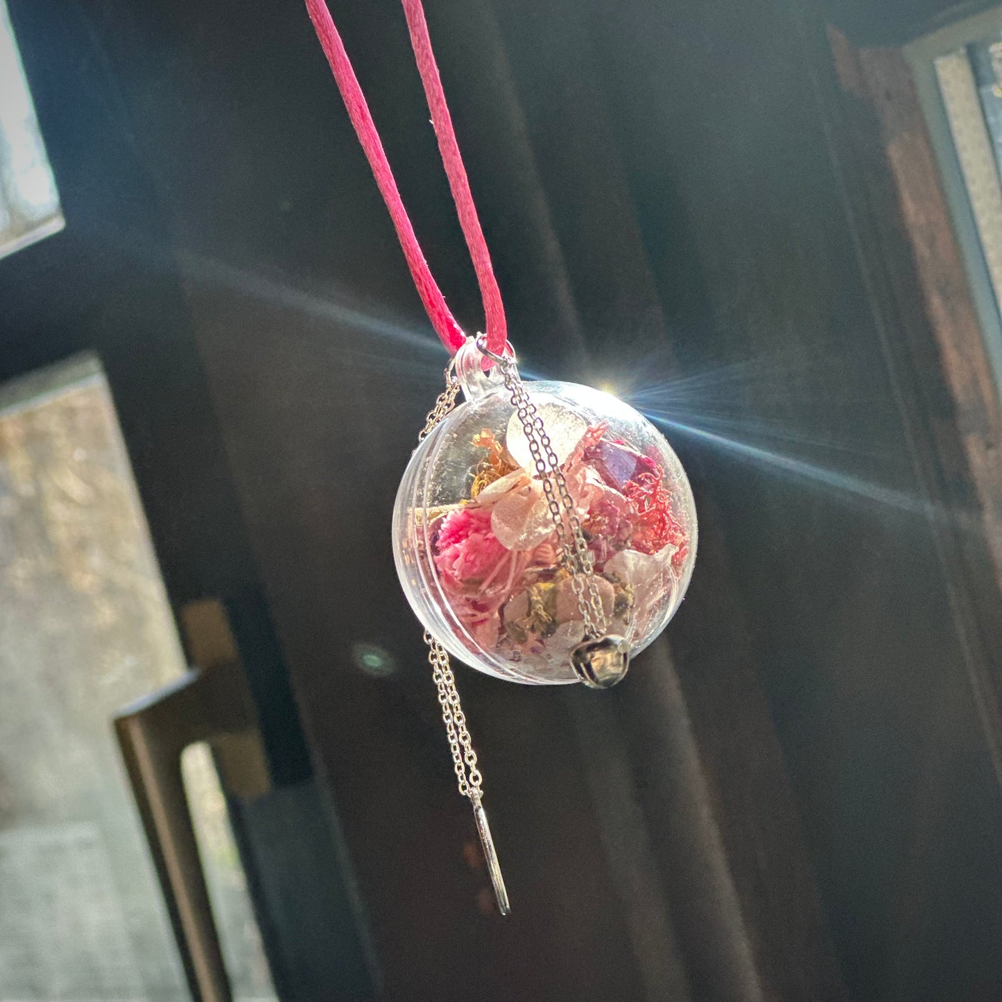 Witch Ball „Flower Magic“ – Sonnenfänger