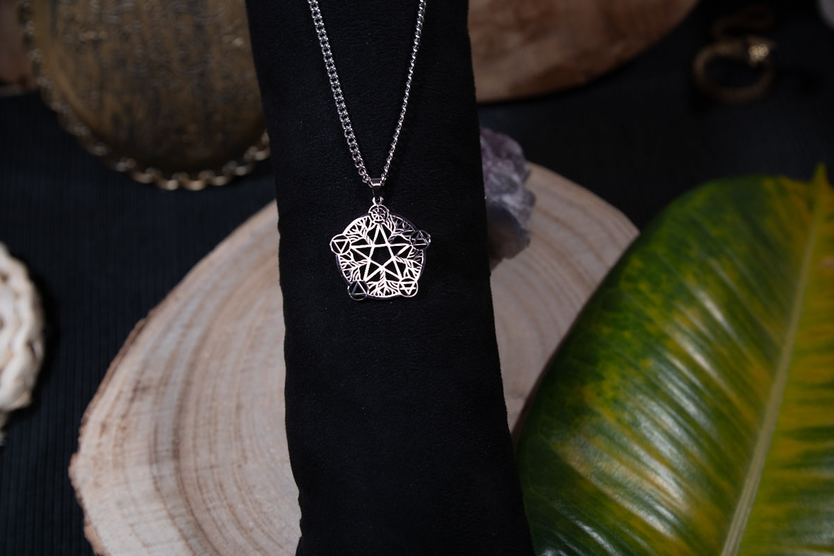 Pentagram - 5 Elemente Kette aus Edelstahl Chenoas Zaubergarten