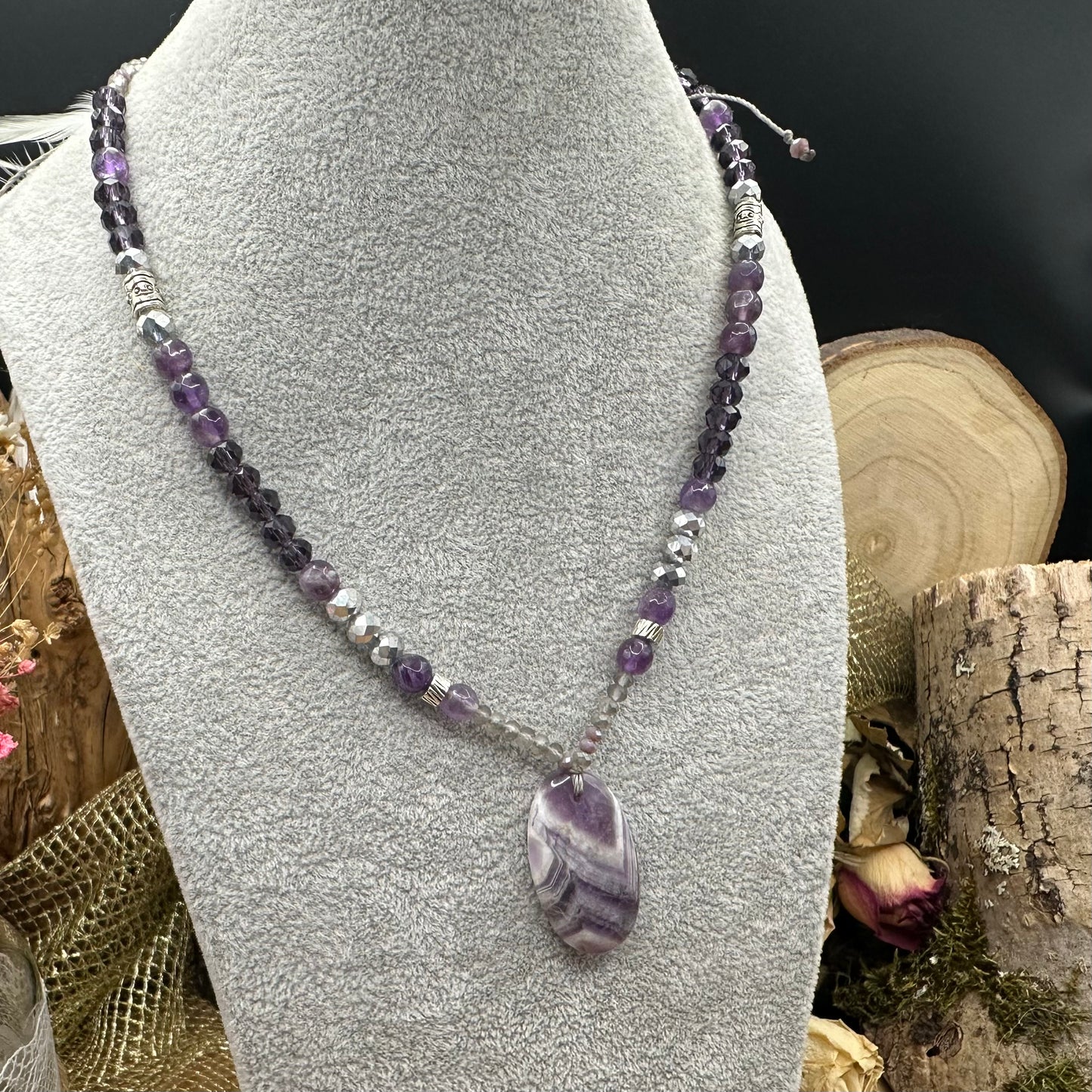 Zauberhafte Makramee Amethyst Kette