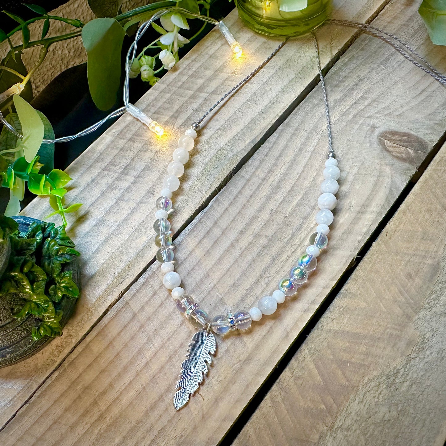 ✨ Makramee Kette mit Mondstein & Angel Aura Bergkristall ✨